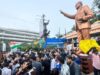 500 से अधिक लोग बारिश के बीच, सड़क पर उतरे, केंद्रीय शिक्षा मंत्री का इस्तीफा मांगा